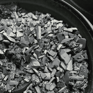 Het onzichtbare knelpunt in de SiC-groei: waarom 7N Bulk CVD SiC-grondstof traditioneel poeder vervangt