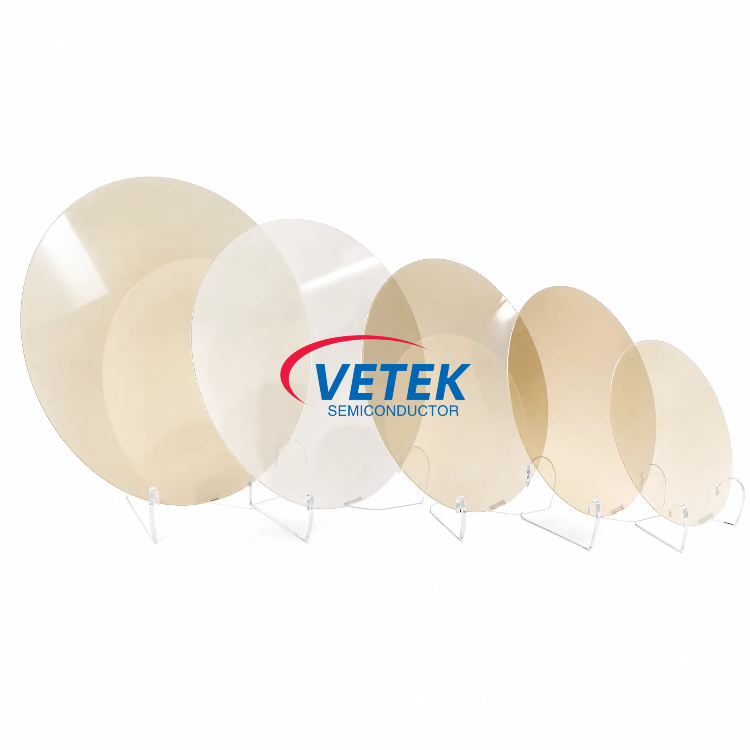 Wafers van aluminiumnitride (AlN).